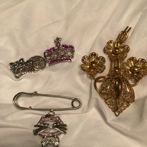 Four retro vintage pins